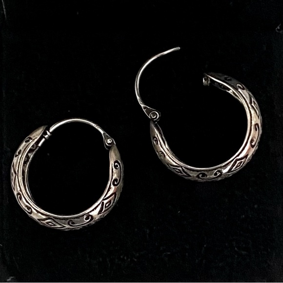 Sterling Hopi Hoop Earrings - Picture 3 of 6